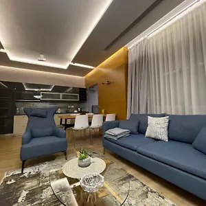 https://lux-apartment.hotels-in-tirana.com